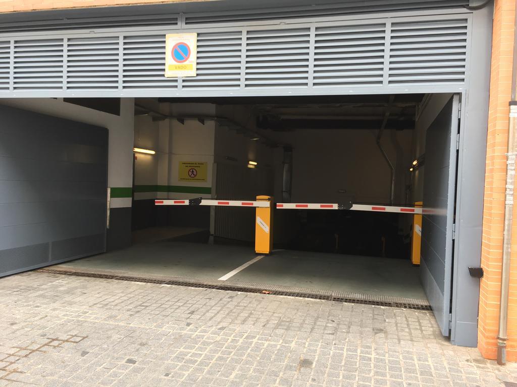 Apartamento Centro Plaza Salvador, Wifi Free& Parking Opcional Seville Ngoại thất bức ảnh